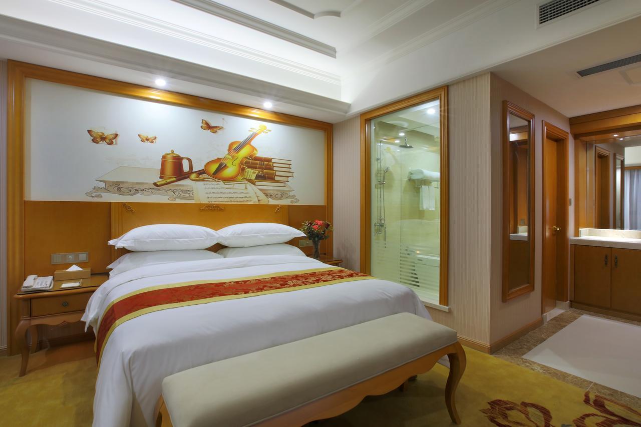 Venus International Hotel Shanghai South Shenjiang Road Exteriör bild