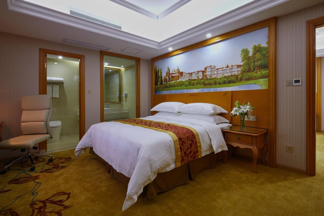 Venus International Hotel Shanghai South Shenjiang Road Exteriör bild