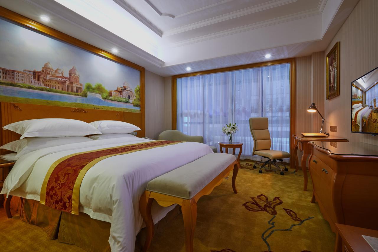 Venus International Hotel Shanghai South Shenjiang Road Exteriör bild