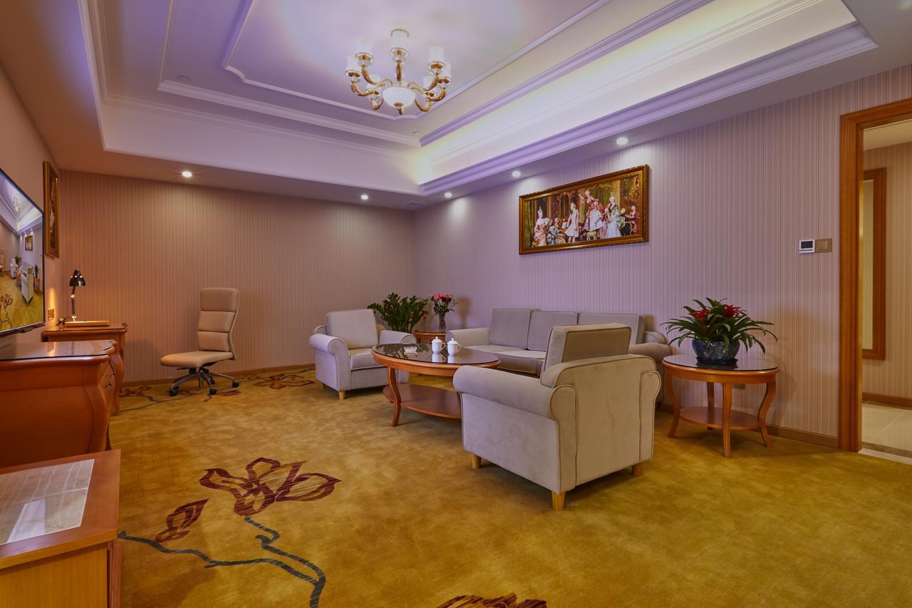 Venus International Hotel Shanghai South Shenjiang Road Exteriör bild